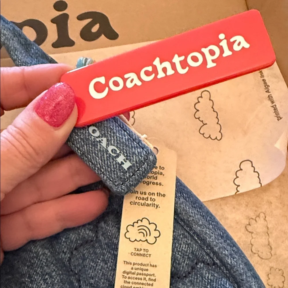 💙Coach NWT Coachtopia Blue Denim Ergo Shoulder Bag With Cloud Quilting - Picture 5 of 6